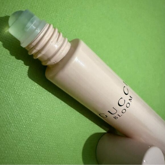 GUCCI BLOOM ROLLERBALL – BLOOM INTO YOURSELF - Picture 3 of 17